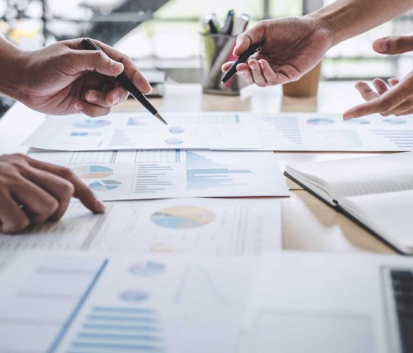 business-team-colleagues-discussing-working-analys-2PKE5CZ business-team-colleagues-discussing-working-analys-2PKE5CZ